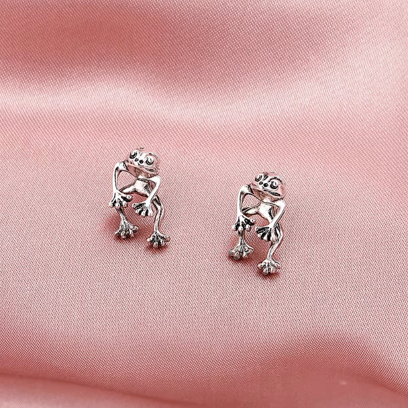 Gothic Green Frog Earrings for Women Girls Fashion Vintage Piercing Ear Studs Aesthetics Y2K Jewelry Accessories Wholesale